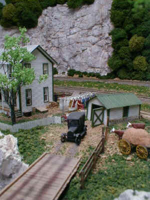 bh_farmyard.jpg (142440 bytes)
